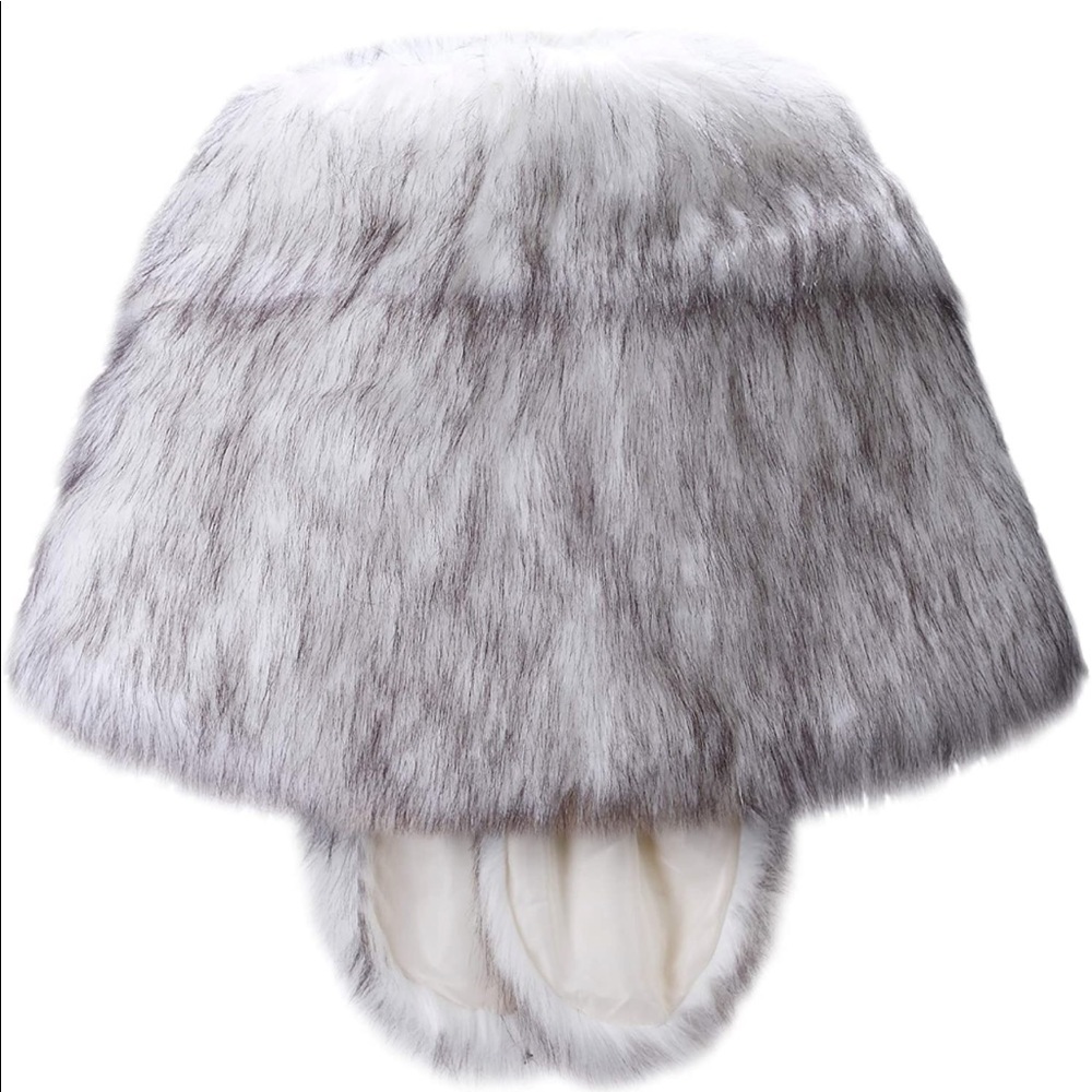 White faux fur shawl used for wedding